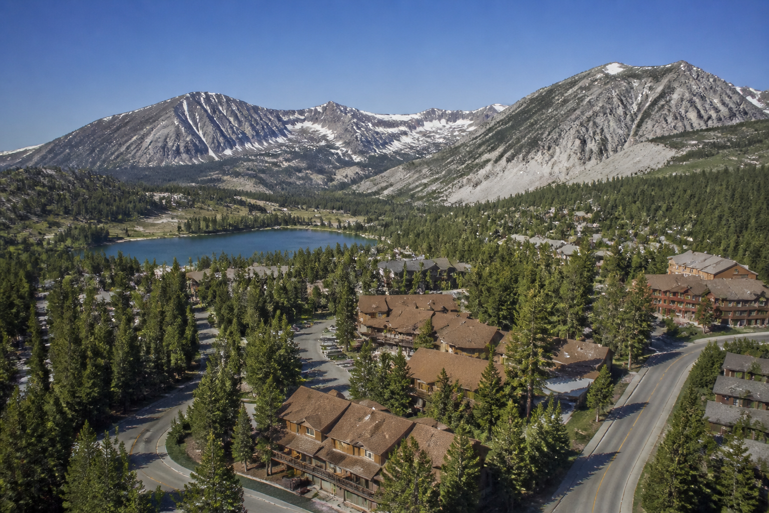 Mammoth Lakes at a Glance